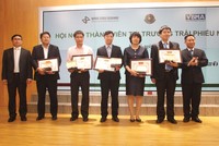 Dấu ấn 8 năm sàn Hà Nội